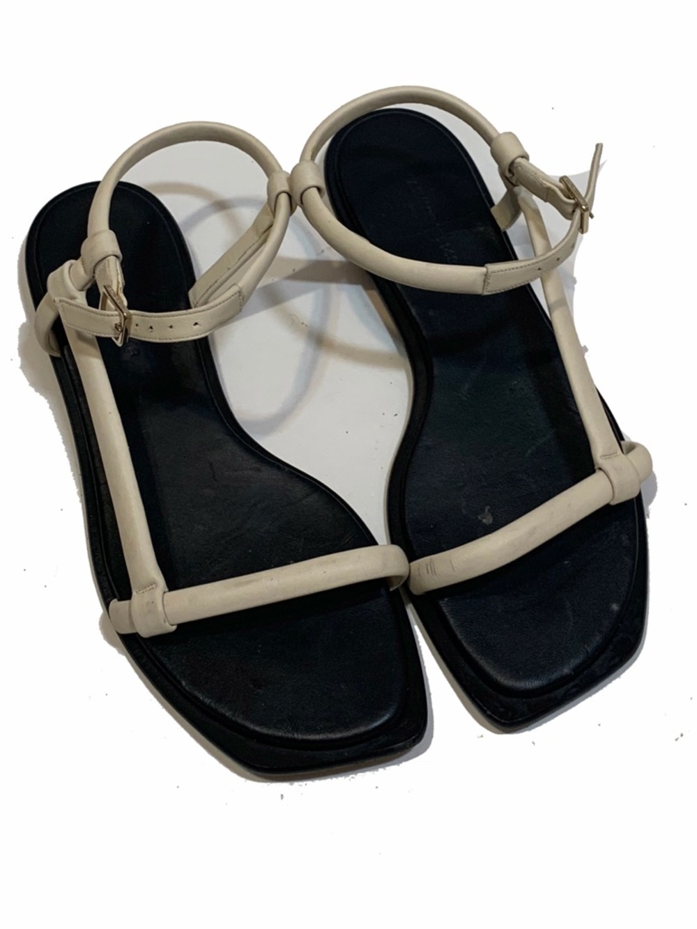 lafayette 148 New York sandals Women’s T-Strap Flat Sandals in Cream